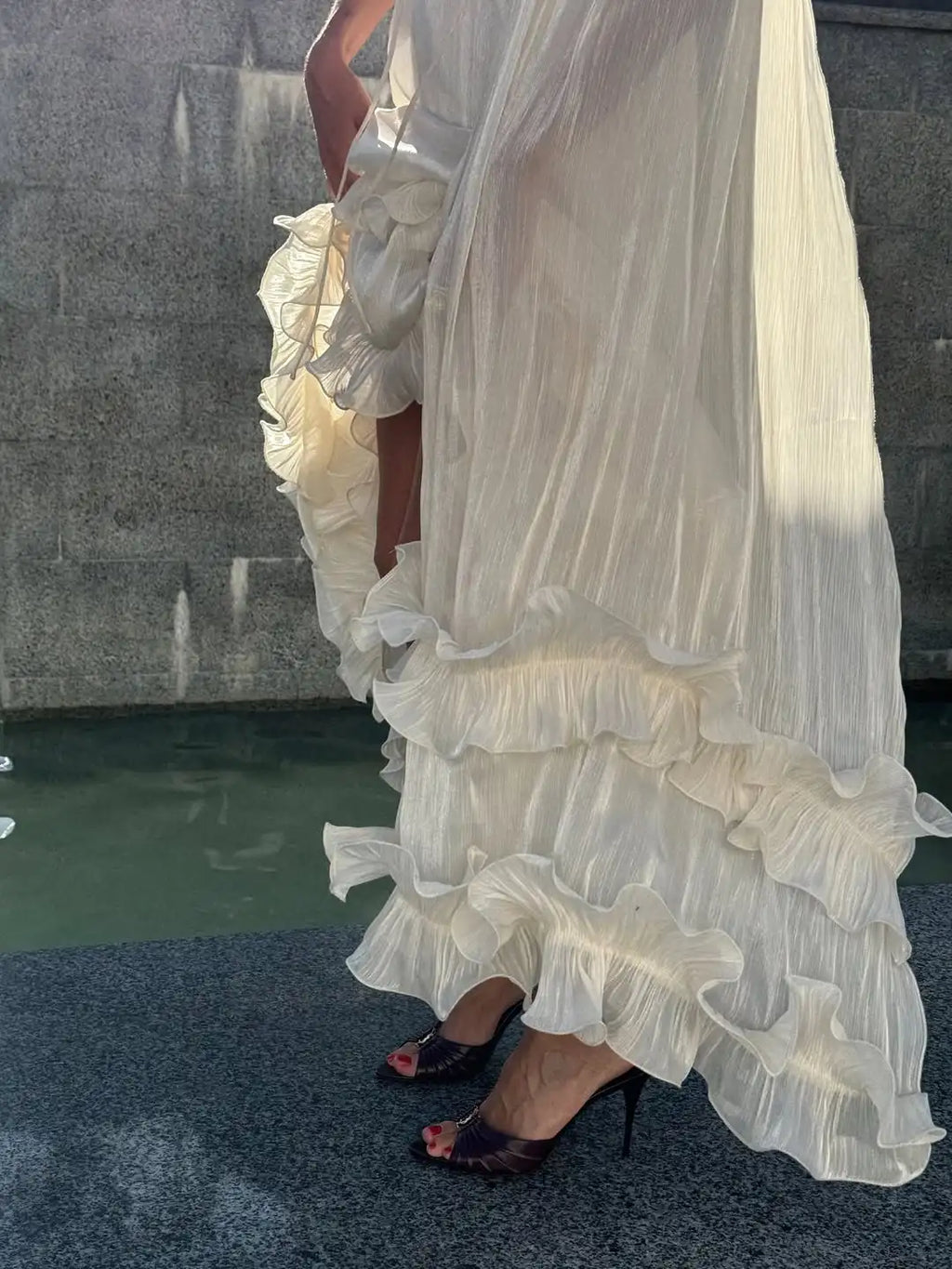 Women Solid Ruffle  Maxi Dress Fashion Lapel V-neck Sleeveless Pleated High Waist Chic Dresses 2026 Summer Lady Vacation Robes