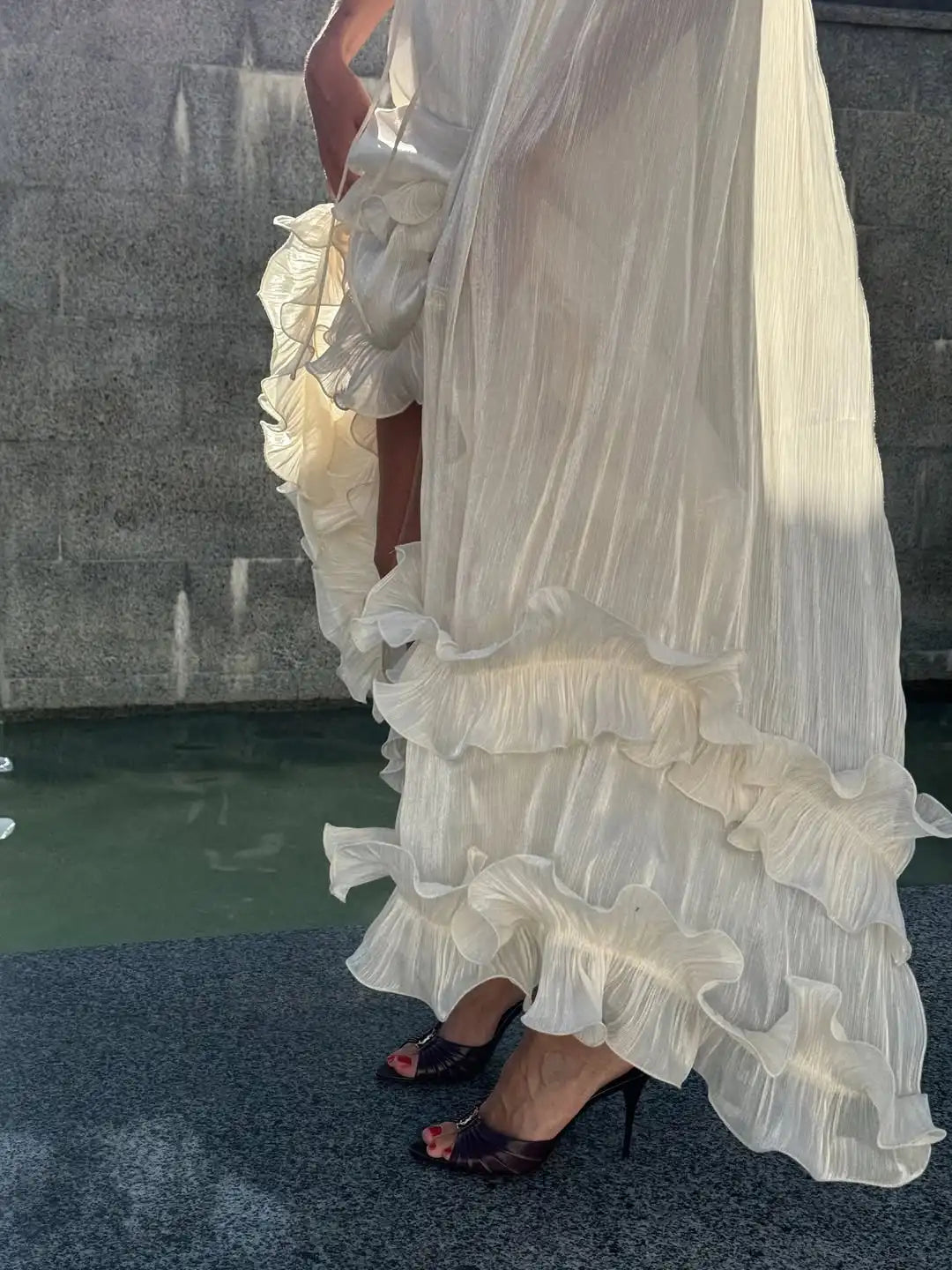 Women Solid Ruffle  Maxi Dress Fashion Lapel V-neck Sleeveless Pleated High Waist Chic Dresses 2026 Summer Lady Vacation Robes
