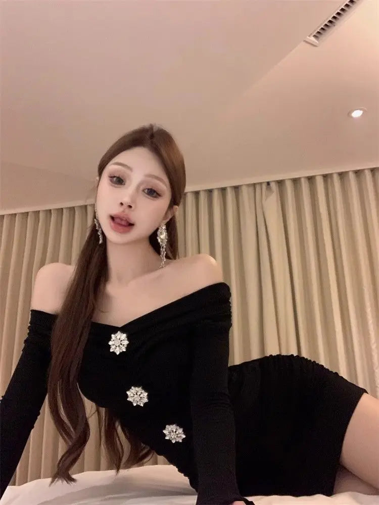 Sexy Diamond Embellished One-Shoulder Long Sleeve Women's Dress Slimming Waist High Waist Short Skirt City Commute Wear