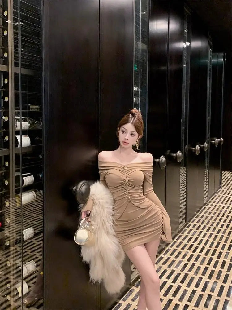 Sexy Diamond Embellished One-Shoulder Long Sleeve Women's Dress Slimming Waist High Waist Short Skirt City Commute Wear